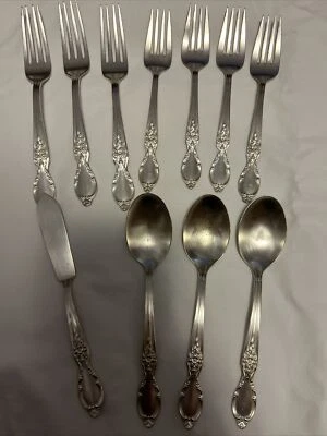 Wm. Rogers & Son IS 维多利亚玫瑰 1954 银盘勺子叉子 - 11 件 — 第 1/4 张图片