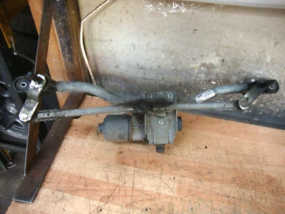 ALFA ROMEO GIULIETTA 2010 TO 2015 FRONT WIPER MOTOR AND LINKAGES - Image 1 of 3