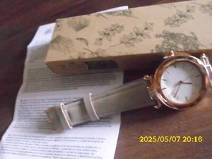 * Damen Armbanduhr * Gehäuse in Roségoldfarben * NEU & OVP * siehe Foto ! * - Bild 1 von 1