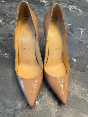 Tacón Christian Louboutin - Nude talla 38 Foto 1 de 4