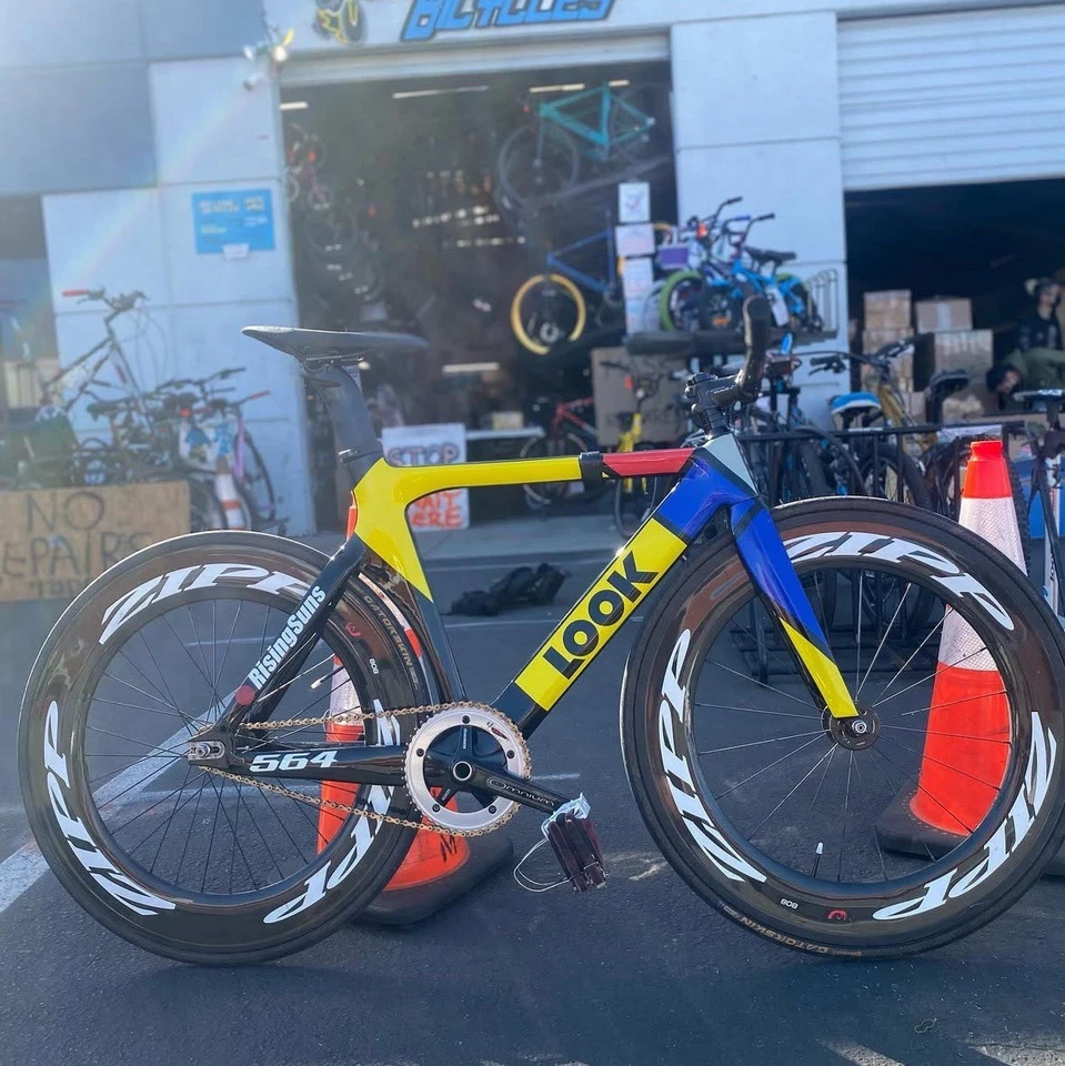 LOOK 564 Foto 1 de 1