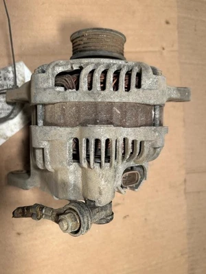 2005–2009 Subaru Legacy / Outback Alternator 2.5L Non-Turbo Foto 1 de 2