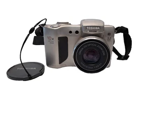 Toshiba PDR-M700 Digital Camera with Canon 10X Zoom Lens Pre-owned - Foto 1 di 4
