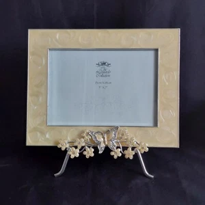 Leonardo Collection Cream Photo Frame 3D Butterfly Flower Easel Stand 13x18cm - Picture 1 of 24
