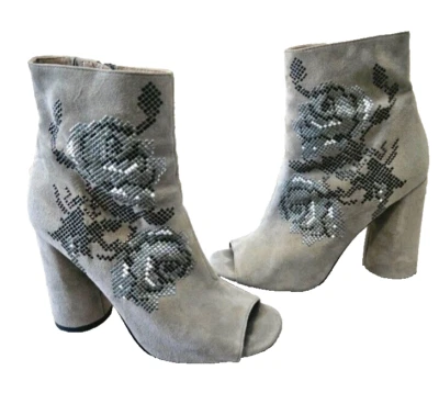 Botines Donald J Pliner-BARRI Gris Floral Punta Abierta Tacón Talla 5.5 Foto 1 de 4