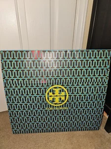 Tory Burch Grande 20" x 18" x 6" Clásico Logo Caja de Regalo Azul Verde Rosa Deletrear - Imagen 1 de 11