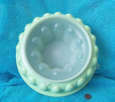 Tupperware Jello Mold Green Jel n Serve Dessert Ice Ring Mold lid 6 Cup 1202 Vtg - Image 1 of 3