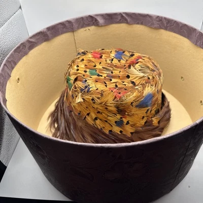 Hermoso sombrero fascinador vintage para mujer hecho de plumas de faisán salvaje elegante Foto 1 de 4