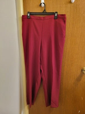 Alfred Dunner Womens Size 16 Merlot Proportioned Short Pants Flaws New - Image 1 of 4