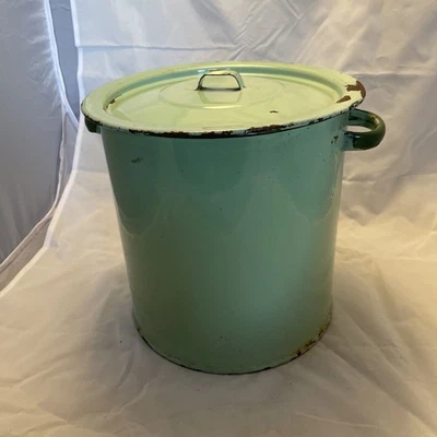Vintage French enamel storage pot - cookware with lid. Bread. Flour - Image 1 of 4