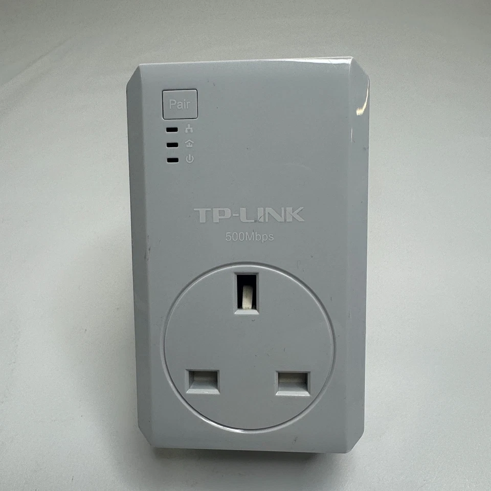 TP-Link AV500 TL-PA4020P 500Mbps Pass Through 2-Port Powerline Adapter - Image 1 of 4