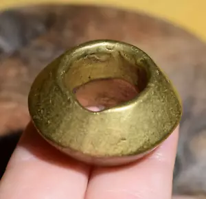 Antiguo anillo de latón étnico pesado etíope cuenta focal Etiopía África anillo talla 4 - Imagen 1 de 10
