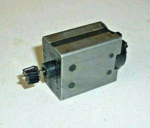PIKO/GÜTZOLD Ersatzteil Antriebsmotor für Dampflok BR 01/03/41 Triebtender - Bild 1 von 2