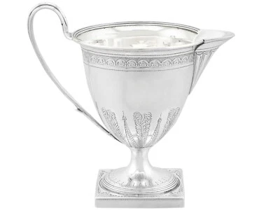 Jarra georgiana de plata de ley crema de Henry Chawner Foto 1 de 4