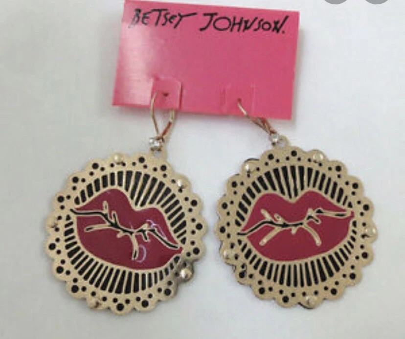 $45 DE COLECCIÓN BETSEY JOHNSON* "GRABADO FOTOGRÁFICO" Labios*Pendientes colgantes imitación cuero sujetador 6 Foto 1 de 4