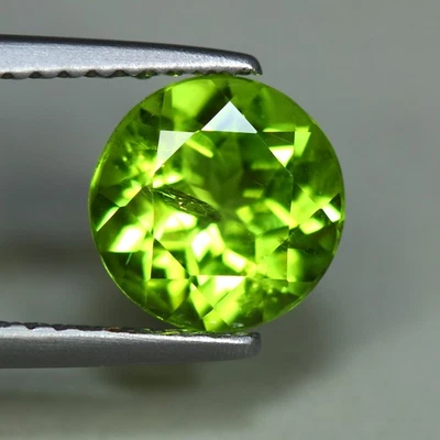 1.94 Cts_Great Loose Gemstone_100 % Natural Unheated Green Peridot_Pakistan - Image 1 of 3