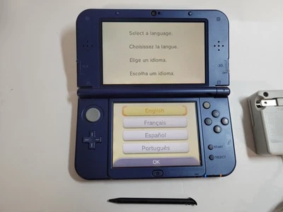 Nintendo New 3DS XL LL | Cargador + Tarjeta SD de 4 GB | Sin región | Vendedor de EE. UU. Foto 1 de 2
