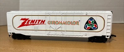 HO SCALE 1:87 Gauge VINTAGE BACHMANN ZENITH Chromacolor BOXCAR - Image 1 of 4