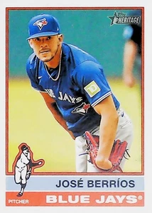 2025 TOPPS HERITAGE #38 JOSE BERRIOS TORONTO BLUE JAYS - Foto 1 di 2
