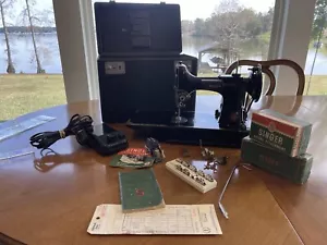 Singer Featherweight Sewing Machine 221 1951 w/ Attachments & Case Runs Perfect - Picture 1 of 16