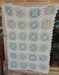BEAUTIFUL HANDMADE CROCHET BABY BLANKET/AFHGAN PASTEL 30x45” - Picture 1 of 7