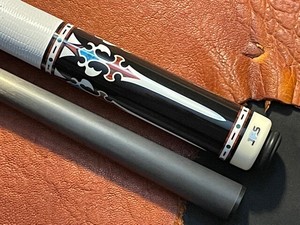 J. Flowers pool cue with Jacoby "BLACK" Carbon Fiber 30 Inch Shaft.