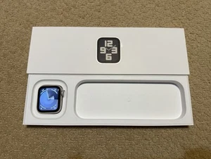 Apple Watch SE 2nd Gen 40mm Starlight Aluminum (GPS) - Zdjęcie 1 z 6