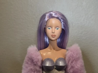 ÚNICA Barbie - Muñeca de moda de 12 pulgadas inspirada en el monstruo suave Bratz Foto 1 de 4