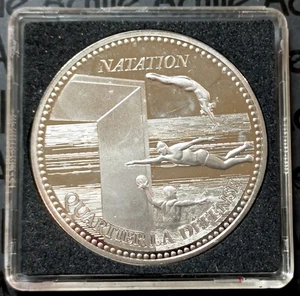 MEDAILLE 100 JAHRE SPORT 1924-2024 SCHWIMMEN DEFENSE VIERTEL Cupro-Nickel - Bild 1 von 2