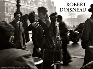 Robert Doisneau -Le Baiser De L'Hotel De Ville Paris Kunstdruck ZUSTAND BEACHTEN - Picture 1 of 1