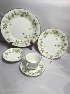 NORITAKE NOUVEAU 5 PIECES DINNER SET - Picture 1 of 5