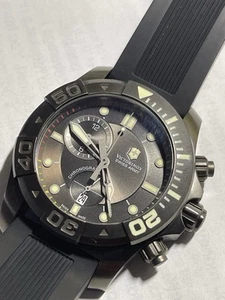 VICTORINOX SWISS ARMY DIVE MASTER 500 CHRONOGRAPH DATE RARE - Picture 1 of 16