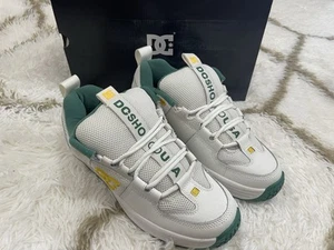 *Nuovo con scatola* DC Shoes Lynx OG scarpe da skate da uomo taglia 9 bianco sporco/giallo/verde prezzo al dettaglio consigliato $115 - Foto 1 di 18