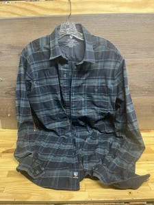 Men’s KUHL Navy Flannel Button Down Shirt Size Large Blue Plaid Metal Buttons L - Picture 1 of 8