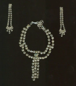 JUEGO DE JOYAS MUÑECA - DIAMANTES ESTRÁS APTO PARA MUÑECA TONNER - Imagen 1 de 1