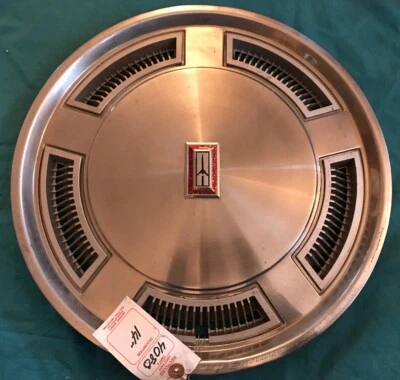 Tapacubos Oldsmobile Cutlass Supreme 14" cubierta de rueda 1981 1982 1983 1984 1985 1988 Foto 1 de 4