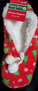 Merry Brite Sherpa Slippers, Red w/Green Trees, L/XL, 9-10 - Picture 1 of 2