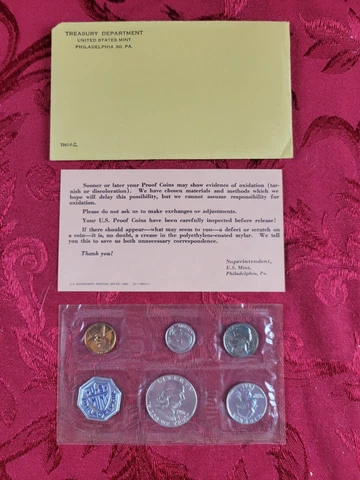 US Mint Set: Philadelphia (1961) all OGP, PROOF Strike, Token, Lots of Luster Cover