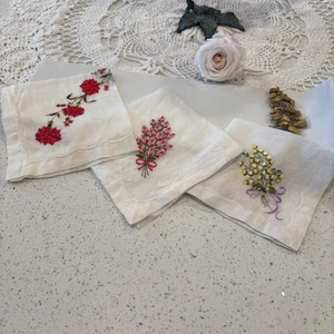 Vtg, Hand Embroidered Flowers Handkerchief Set Of 3 - Picture 1 of 8