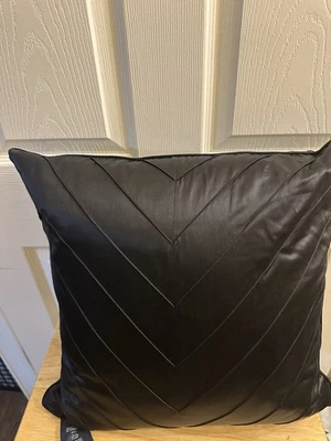 Almohada decorativa para cama Ralph Lauren Ella negra seda mezcla algodón 20x20 $185 Foto 1 de 4