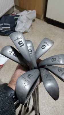 Set di 8 mazze da golf Hogan Magnum Plus 3-E Wedge ottime condizioni rare mazze - Immagine 1 di 4