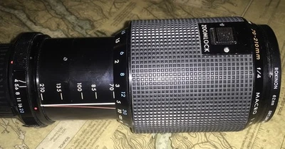 KIRON 70-210 mm f/4 MACRO 1:4 Zoom Lock - Image 1 of 4
