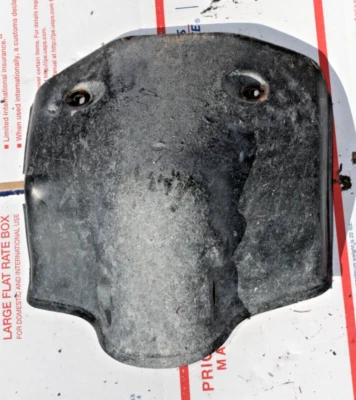 1977 Kawasaki KE250B OEM PROTETOR DE MOTOR PLÁSTICO VIN # KE250B-003377 - Imagem 1 de 2