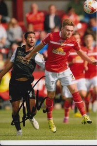 SWINDON TOWN HAND SIGNED FABIEN ROBERT 6X4 PHOTO 2. - Picture 1 of 1