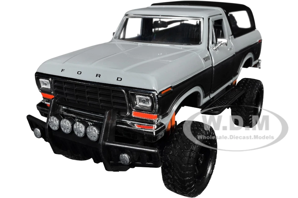 Motormax 79148GRY 1978 Ford Bronco Custom 1/24 Diecast Model Car