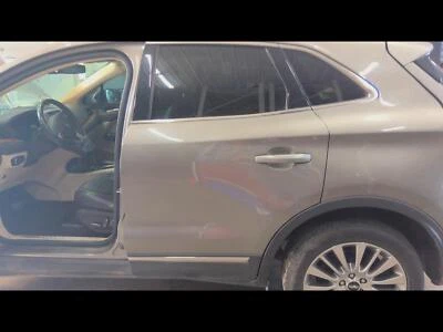 Used Rear Left Door Assembly Rear Side fits: 2016 Lincoln Mkc Rear Left Grade A Foto 1 de 4