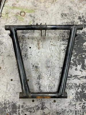 Brazo delantero soldado SKI-DOO MXZ 1997 670 MX Z 583. MX Z 670. 503171100 RW6046 Foto 1 de 4