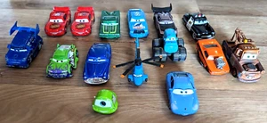 Disney Pixar Cars Friend Figure Spielautos--- Selten 13+1 und Helikopter - Bild 1 von 5