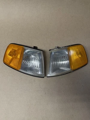 88-91 Honda CRX Front Turn Signal Lenses - Image 1 of 4