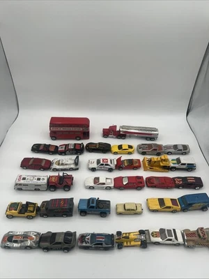 Lote misto de carros antigos de metal fundido, Hot Wheels, caixa de fósforos, diversos USADO, 32 carros - Imagem 1 de 4